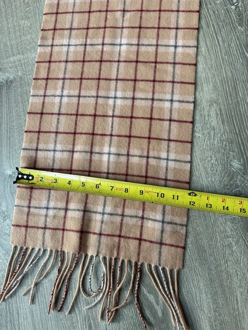 100% cashmere beige plaid scarf with fringe Enzo Mantovani quiet luxury Acadamia